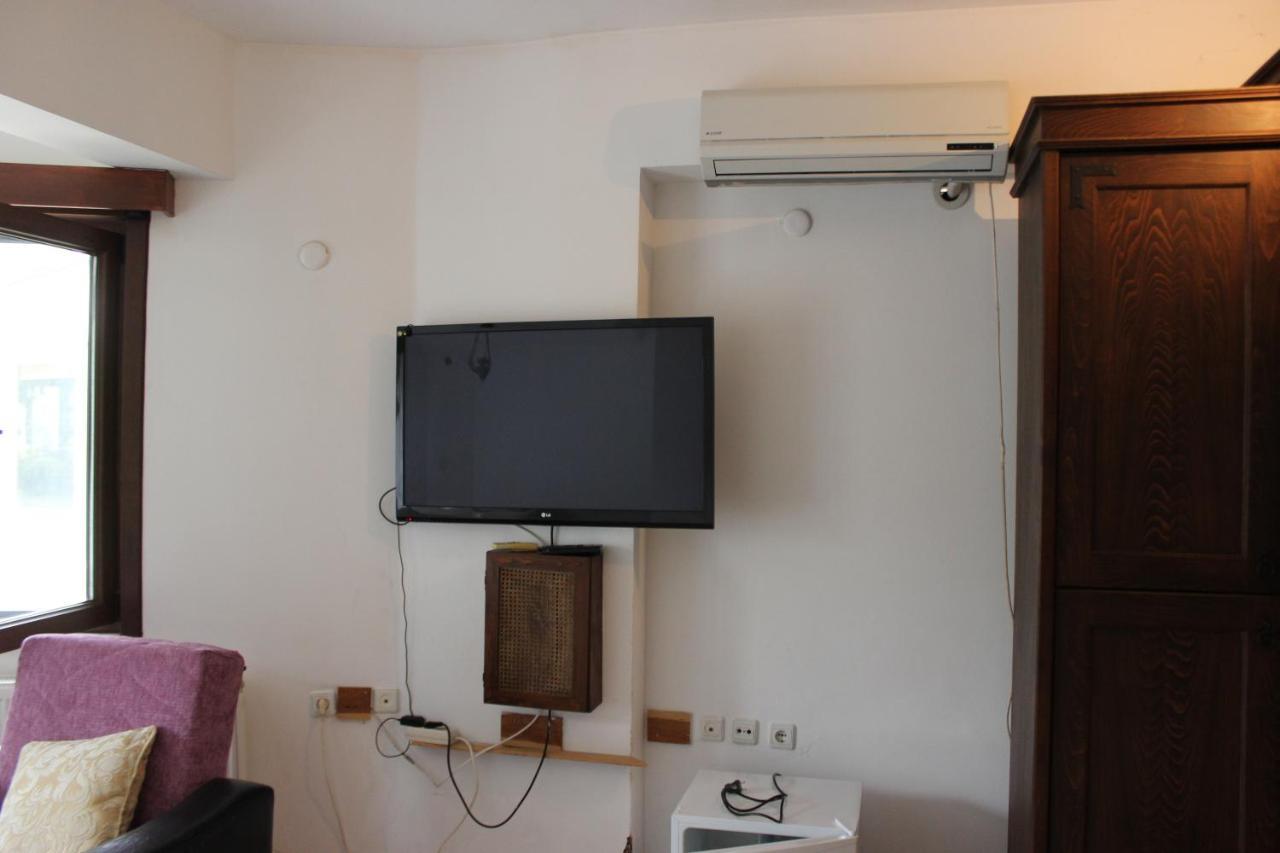 Hotel Ennis Inn Текидраг Екстериор снимка
