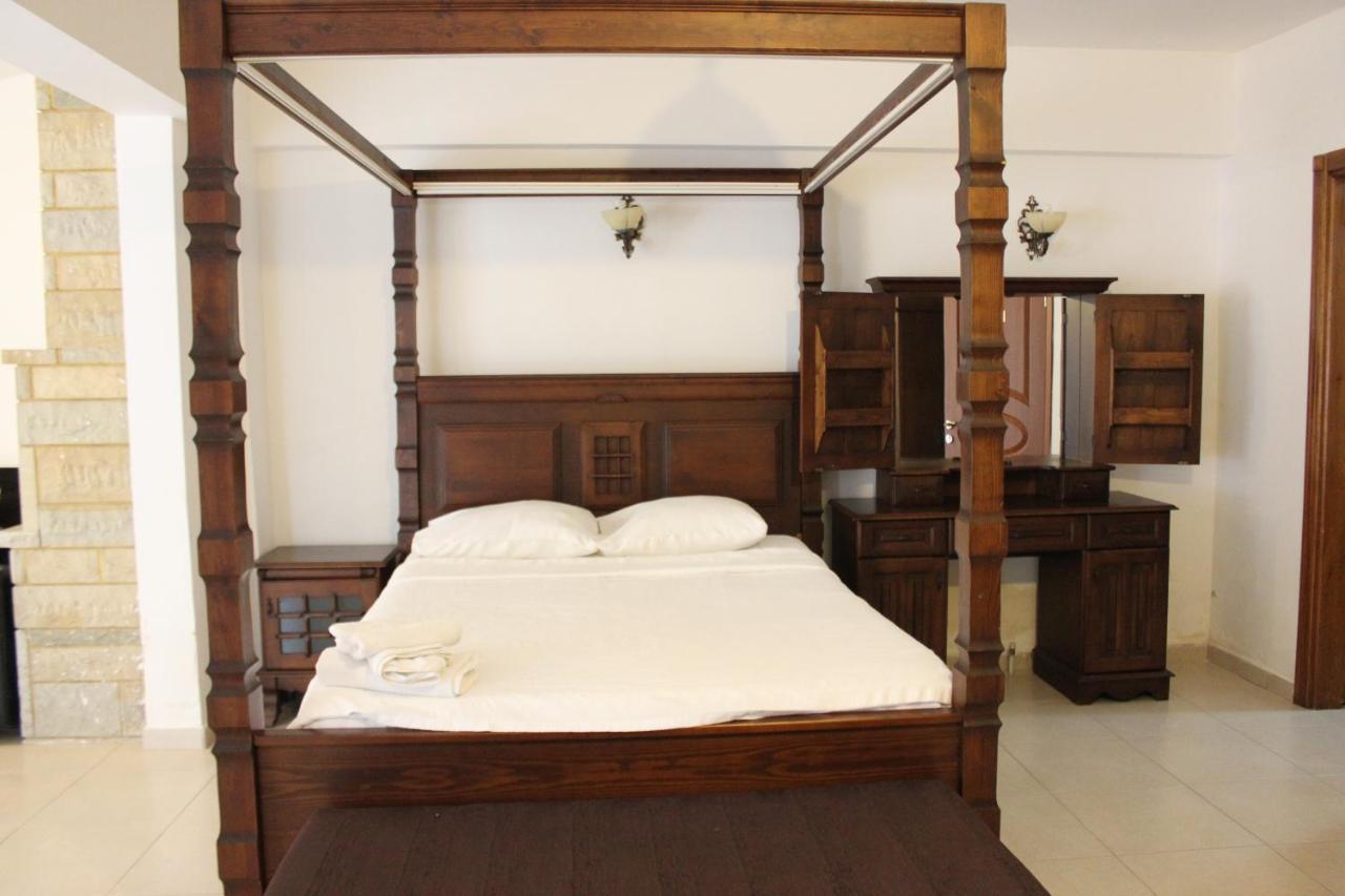 Hotel Ennis Inn Текидраг Екстериор снимка
